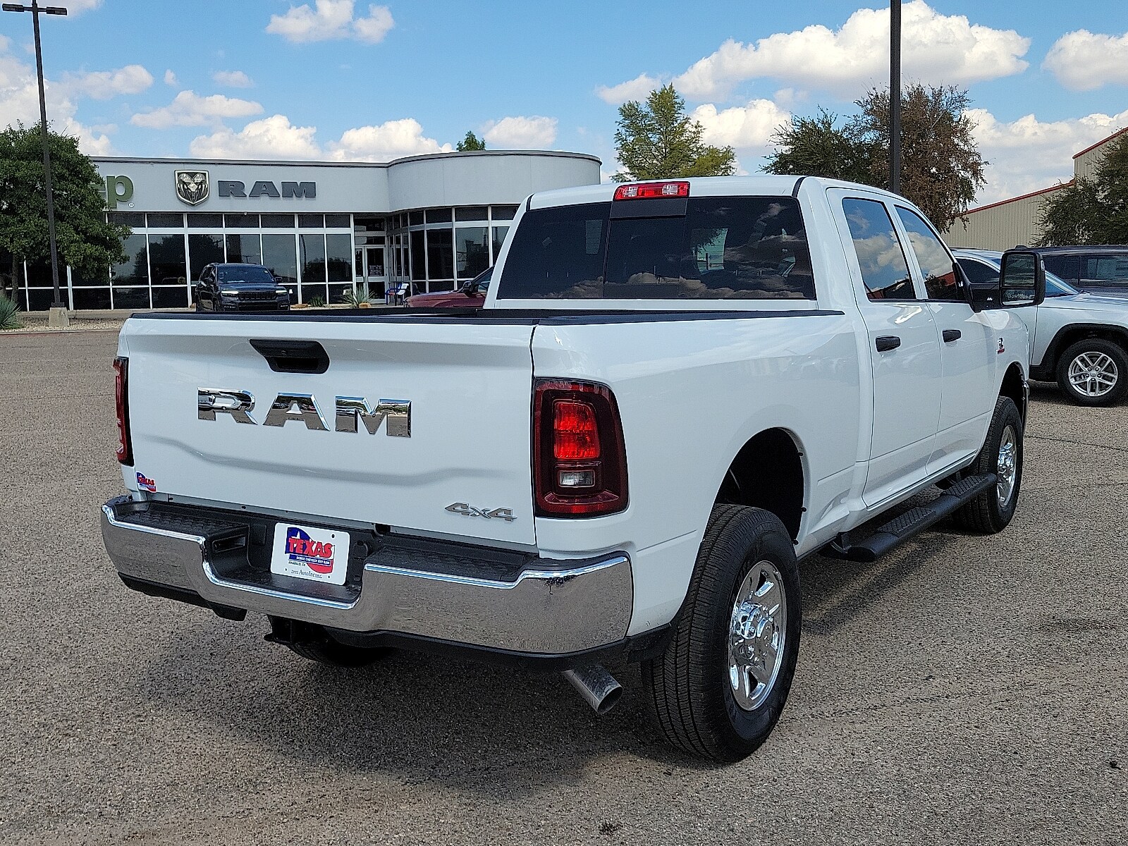 2026 Ram 2500 Tradesman photo 4