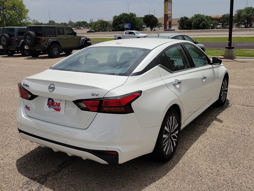 Used 2024 Nissan Altima 2.5 SV Sedan