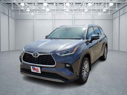 2023 Toyota Highlander Platinum SUV