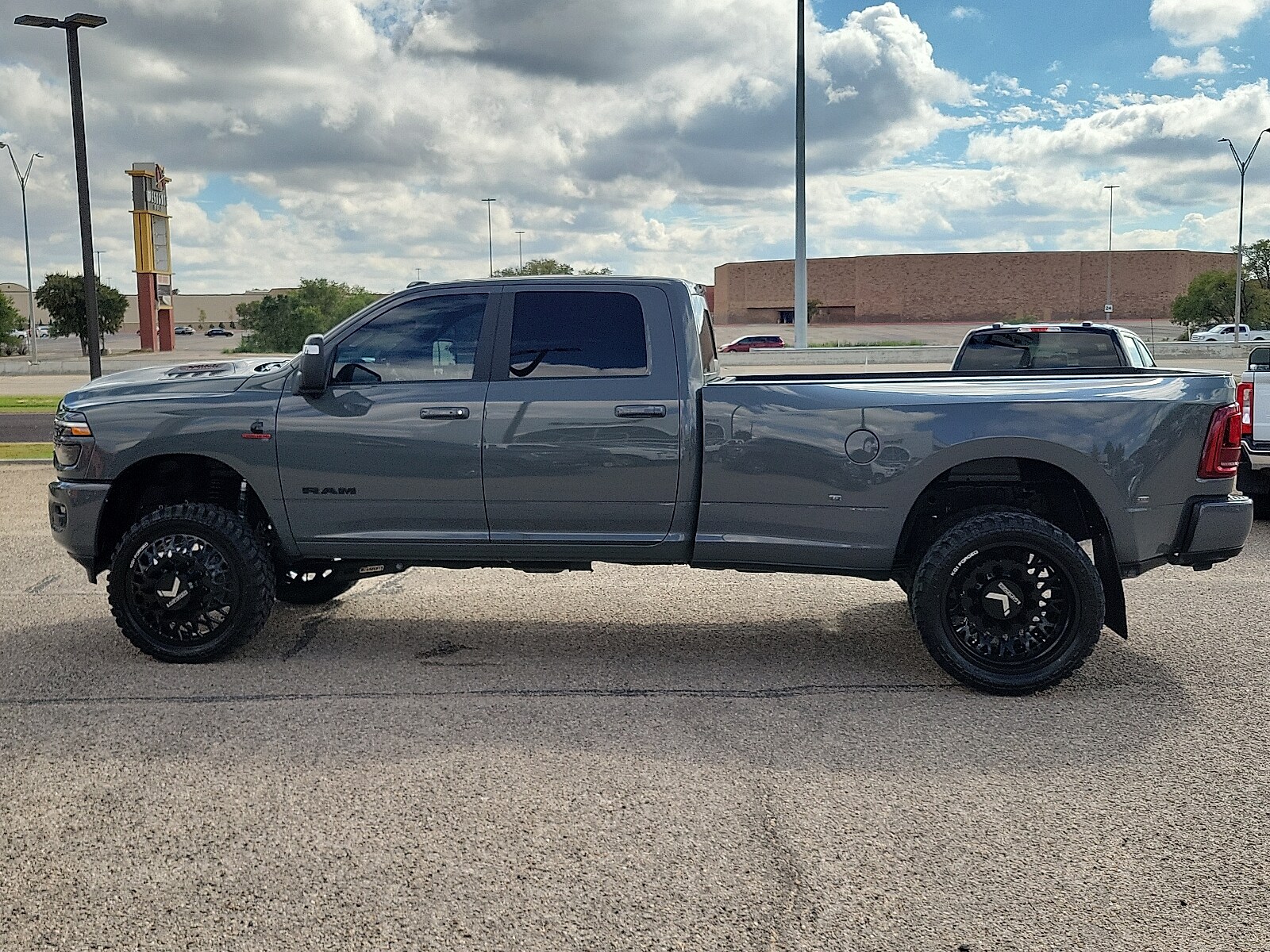 2026 Ram 3500 Laramie photo 2