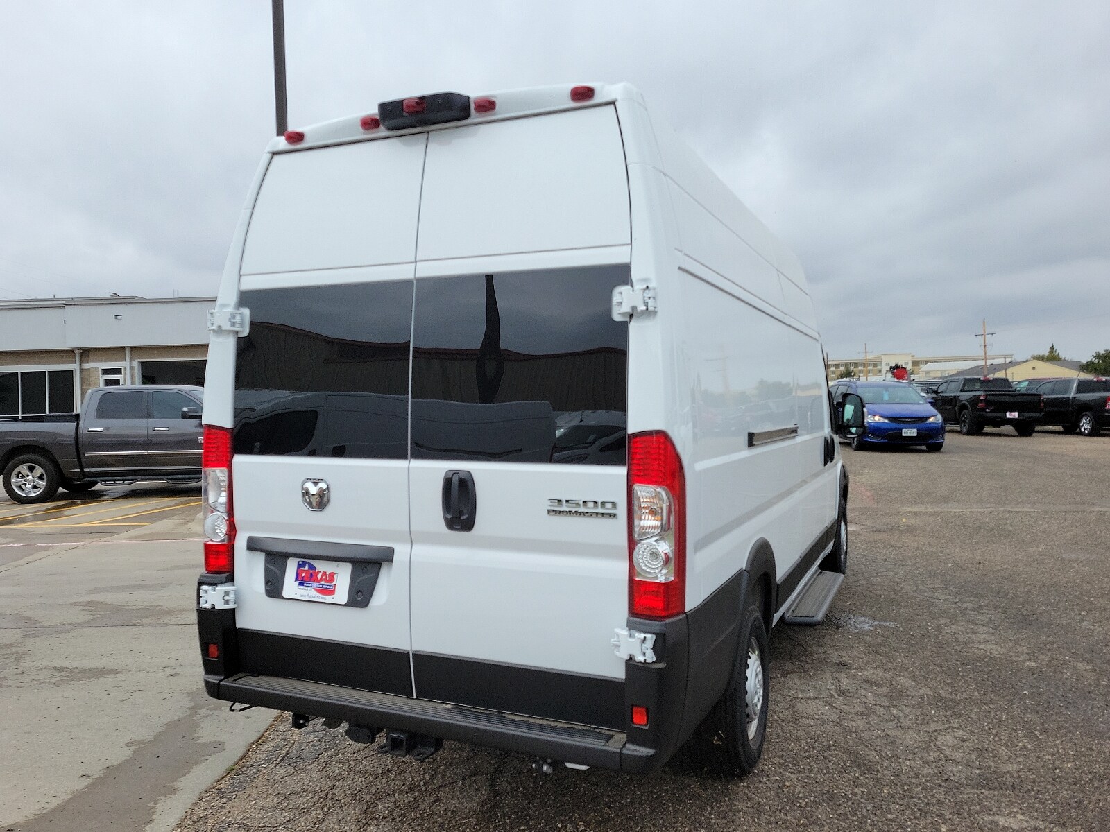 2024 Ram ProMaster 3500 Cargo Van photo 3
