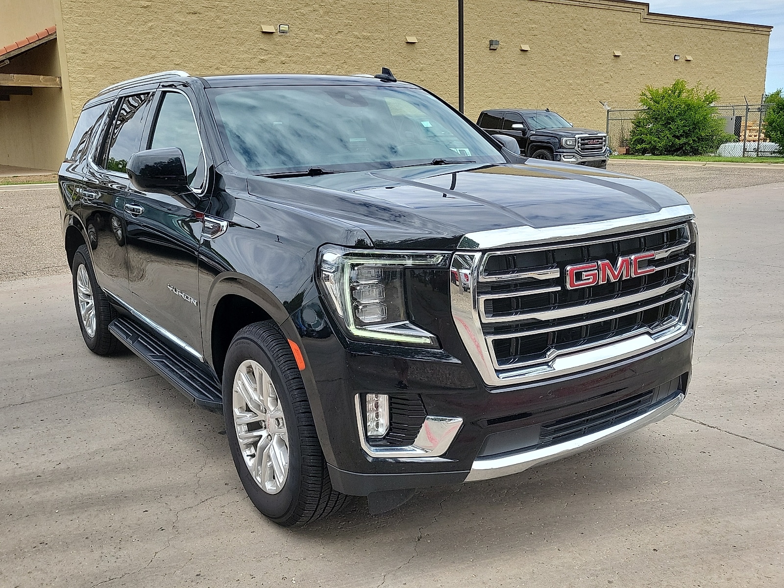 2024 GMC Yukon SLT - Photo 6