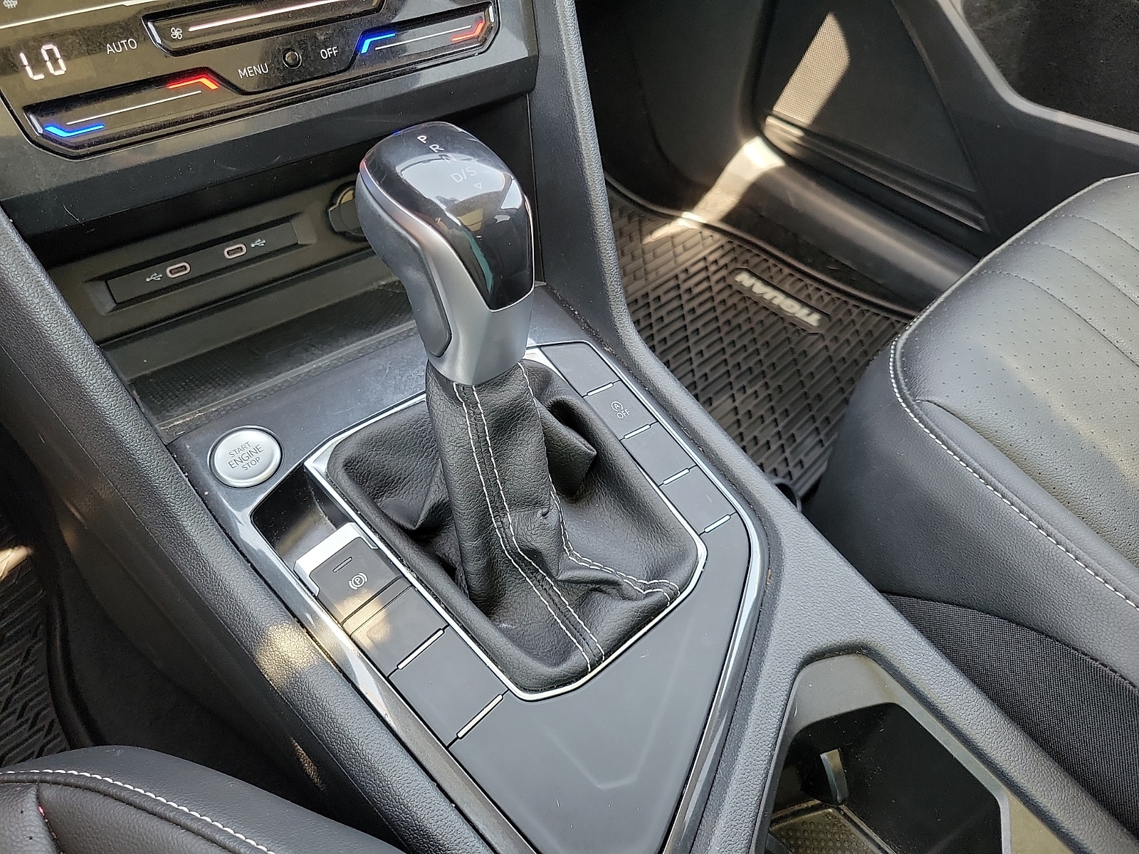2023 Volkswagen Tiguan SE - Photo 18