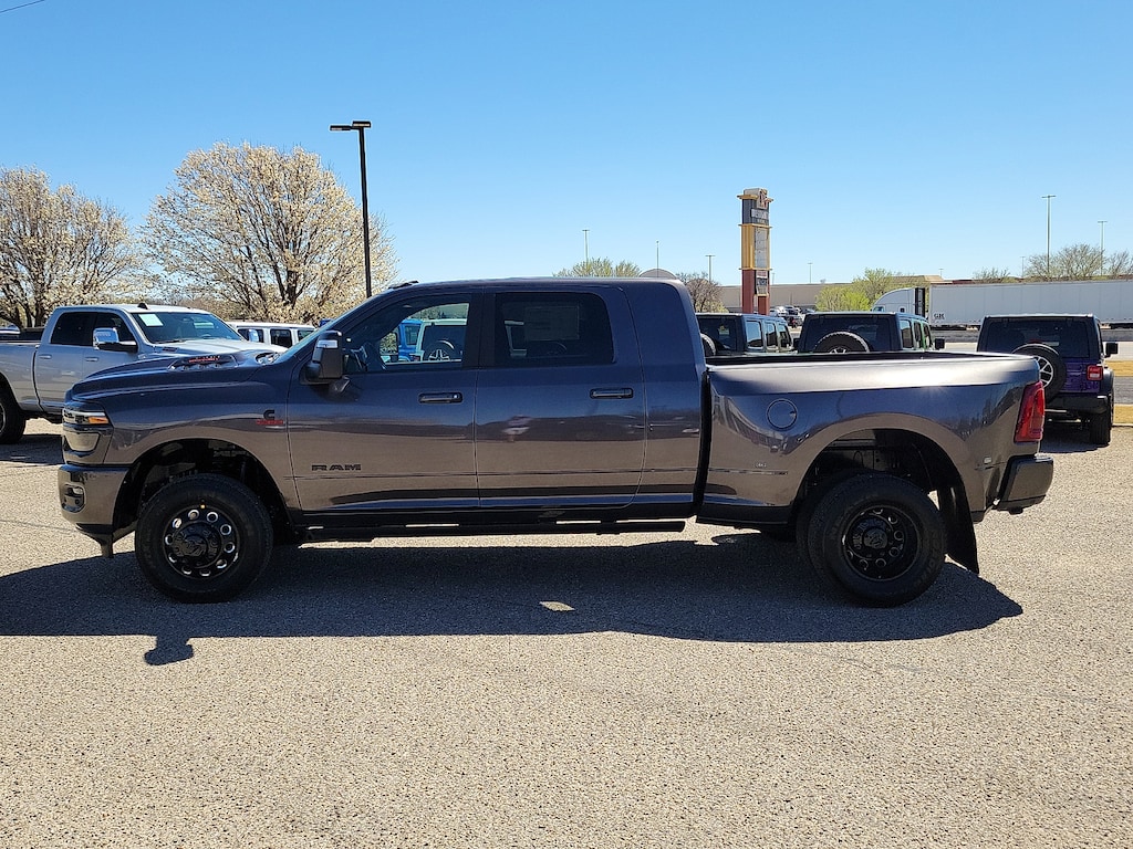New 2026 Ram 3500 LARAMIE MEGA CAB 4X4 6'4 BOX Pickup