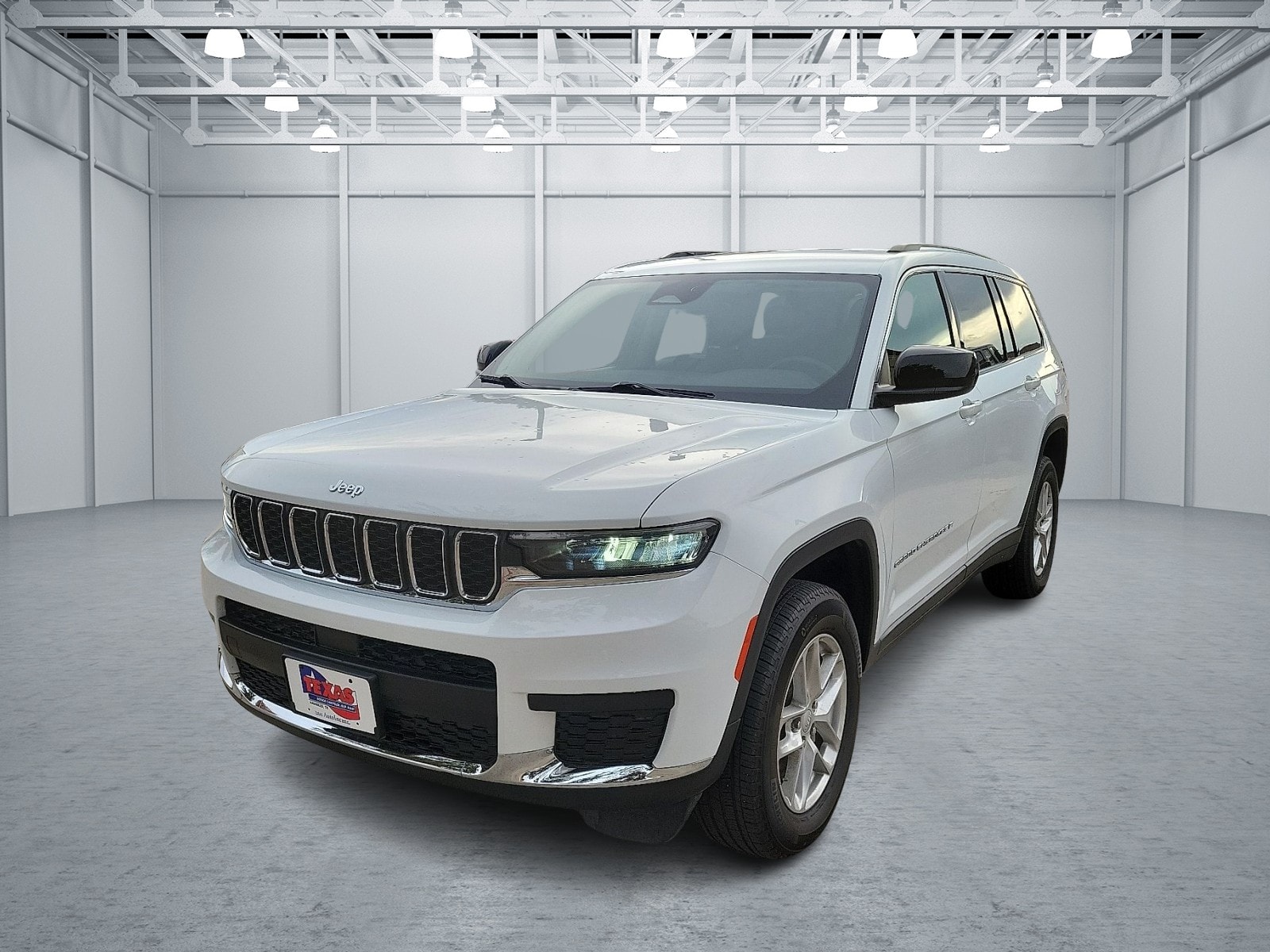 2024 Jeep Grand Cherokee L Laredo's photo
