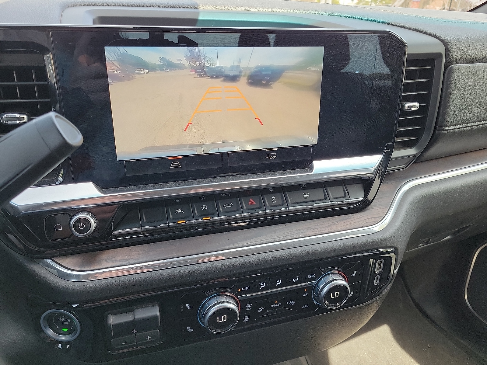 2025 GMC Sierra 1500 SLT - Photo 14