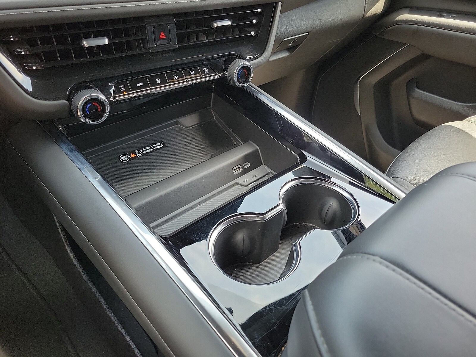 2025 Chevrolet Tahoe LT - Photo 18