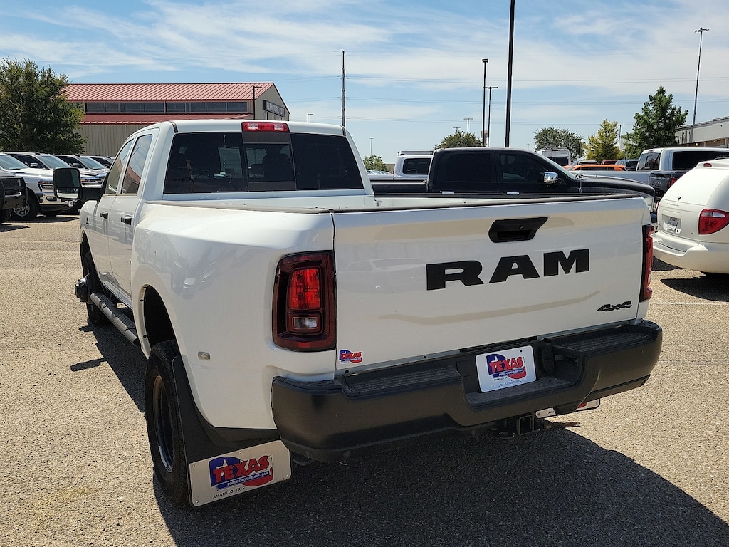 New 2026 Ram 3500 TRADESMAN CREW CAB 4X4 8' BOX Pickup