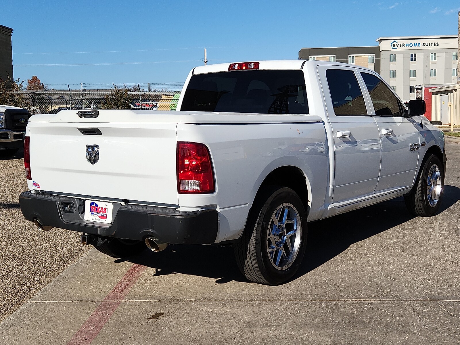 2023 Ram 1500 Classic Tradesman photo 3