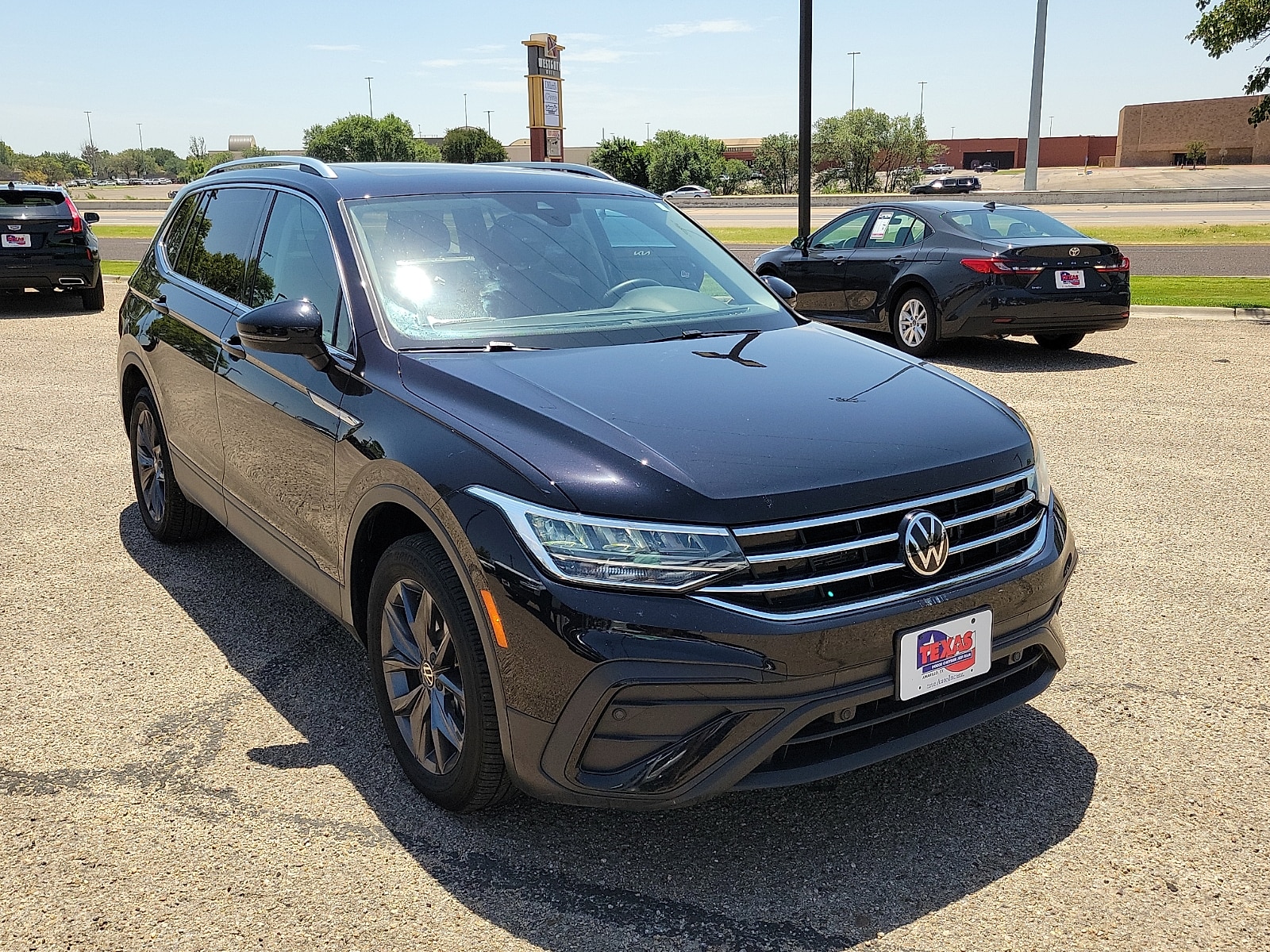 2023 Volkswagen Tiguan SE - Photo 6