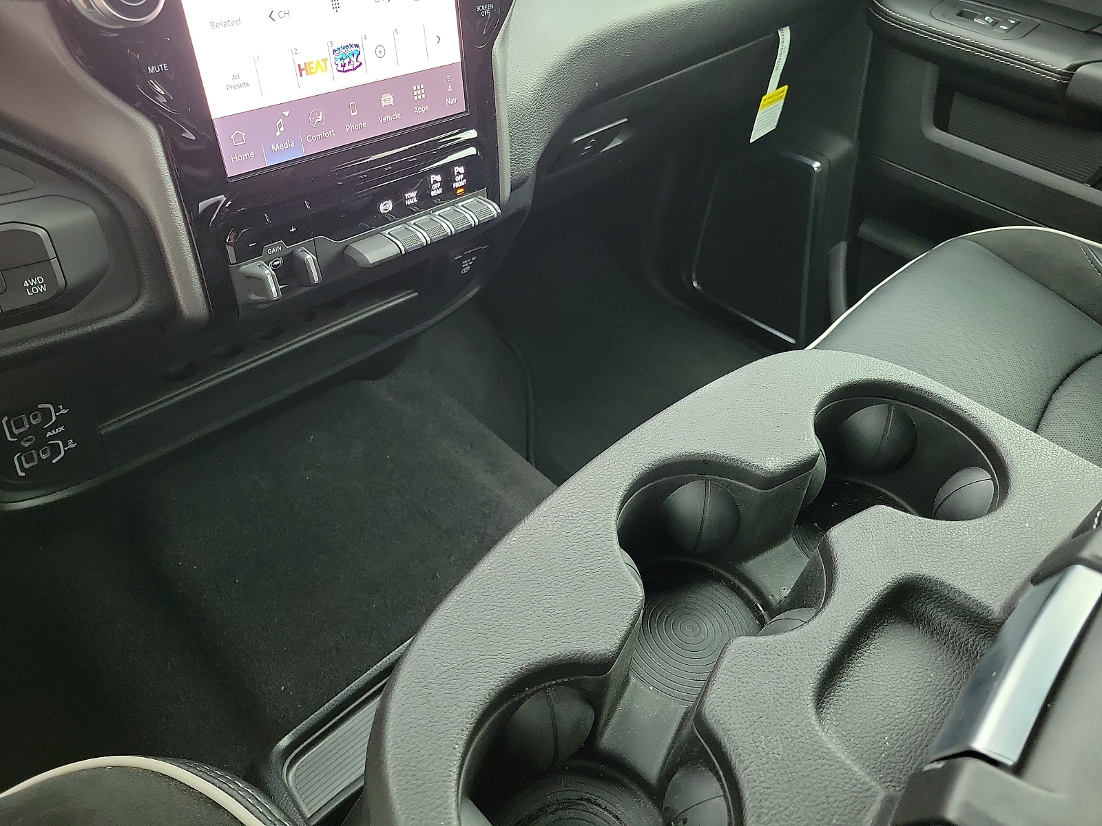 2026 RAM Ram 2500 Pickup Laramie - Photo 18