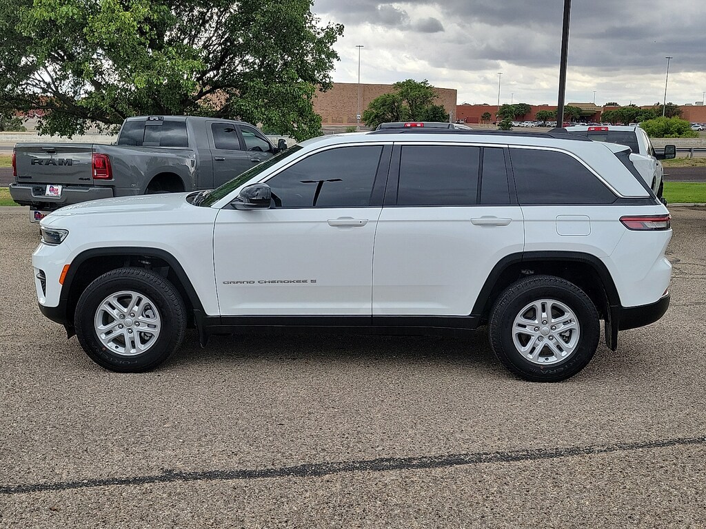 Used 2025 Jeep Grand Cherokee Laredo SUV