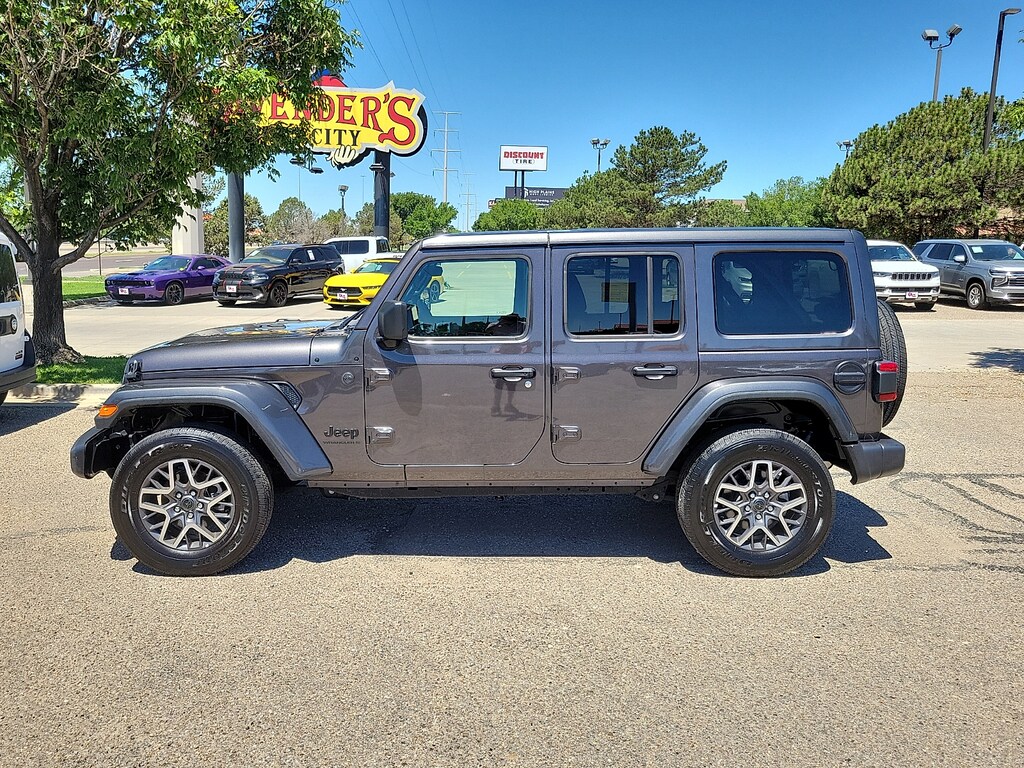 Used 2025 Jeep Wrangler Sahara SUV