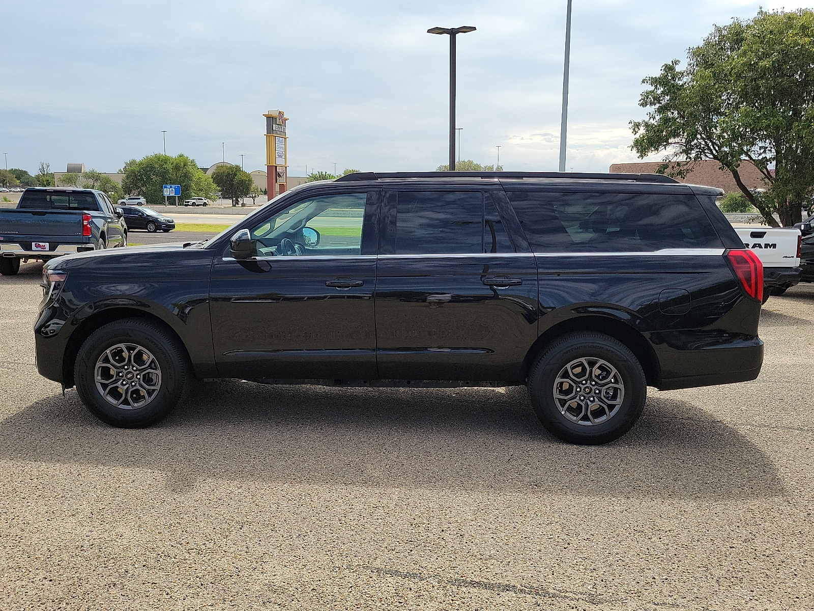Used 2025 Ford Expedition Max Active SUV
