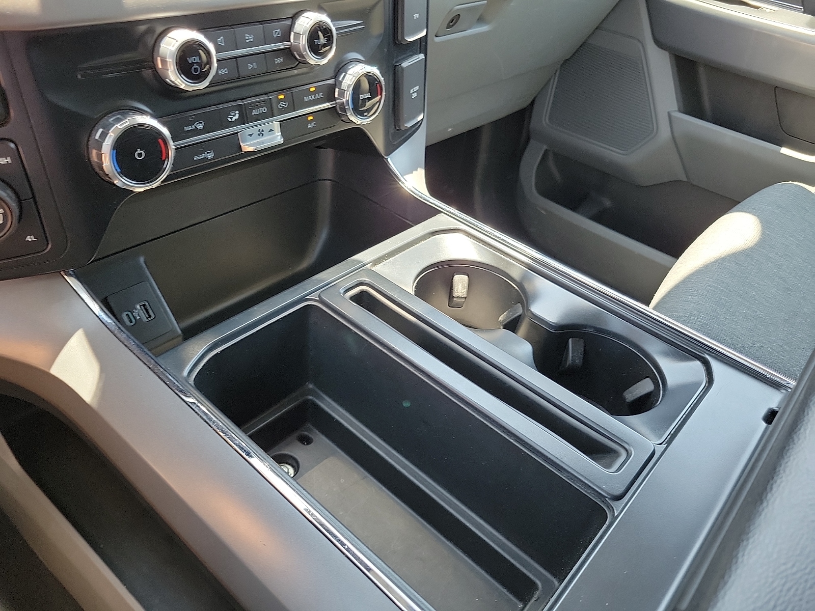 2024 Ford F-150 XLT - Photo 18