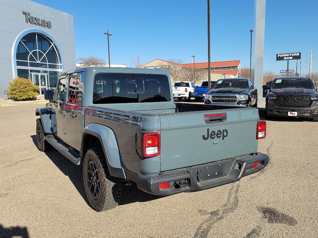 Used 2025 Jeep Gladiator Sport Truck Crew Cab