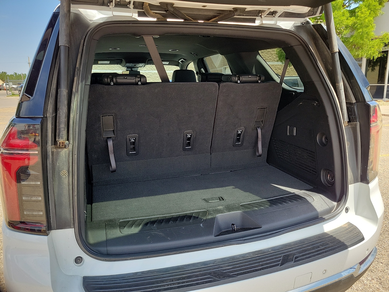 2025 Chevrolet Tahoe LT - Photo 8