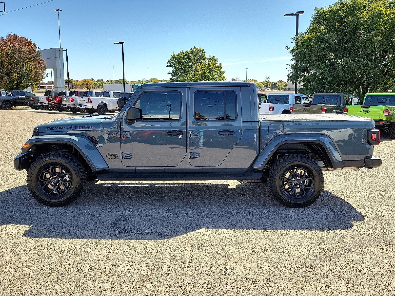 2025 Jeep Gladiator Texas Trail photo 2