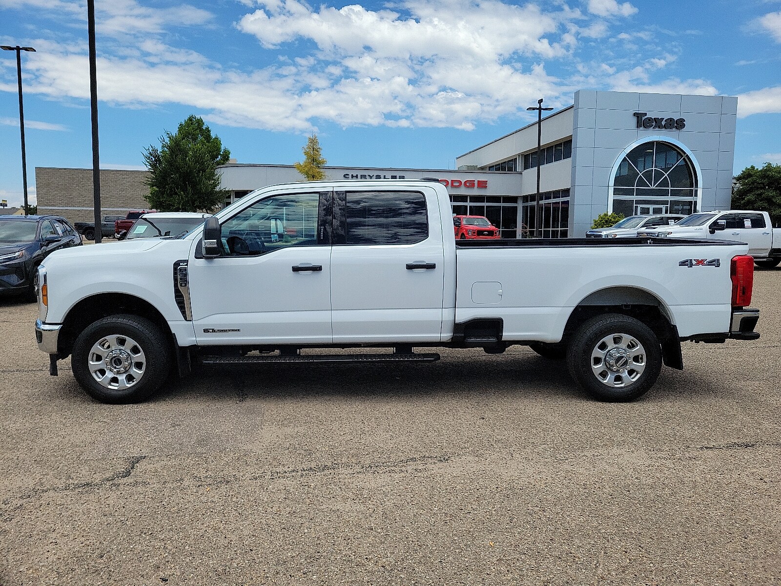2024 Ford F-350 XLT photo 2