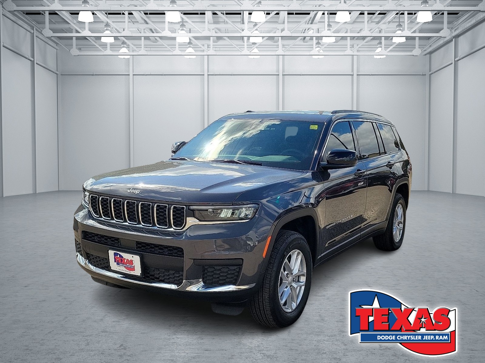2025 Jeep Grand Cherokee L Laredo's photo
