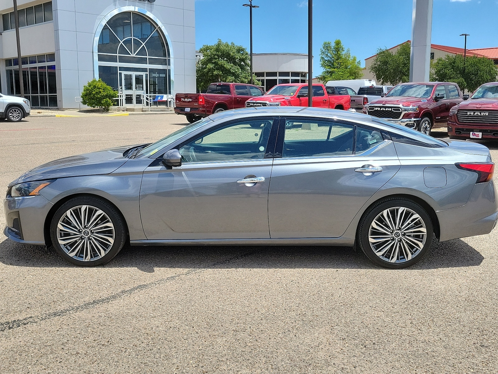 Used 2023 Nissan Altima SL with VIN 1N4BL4EV2PN364838 for sale in Amarillo, TX