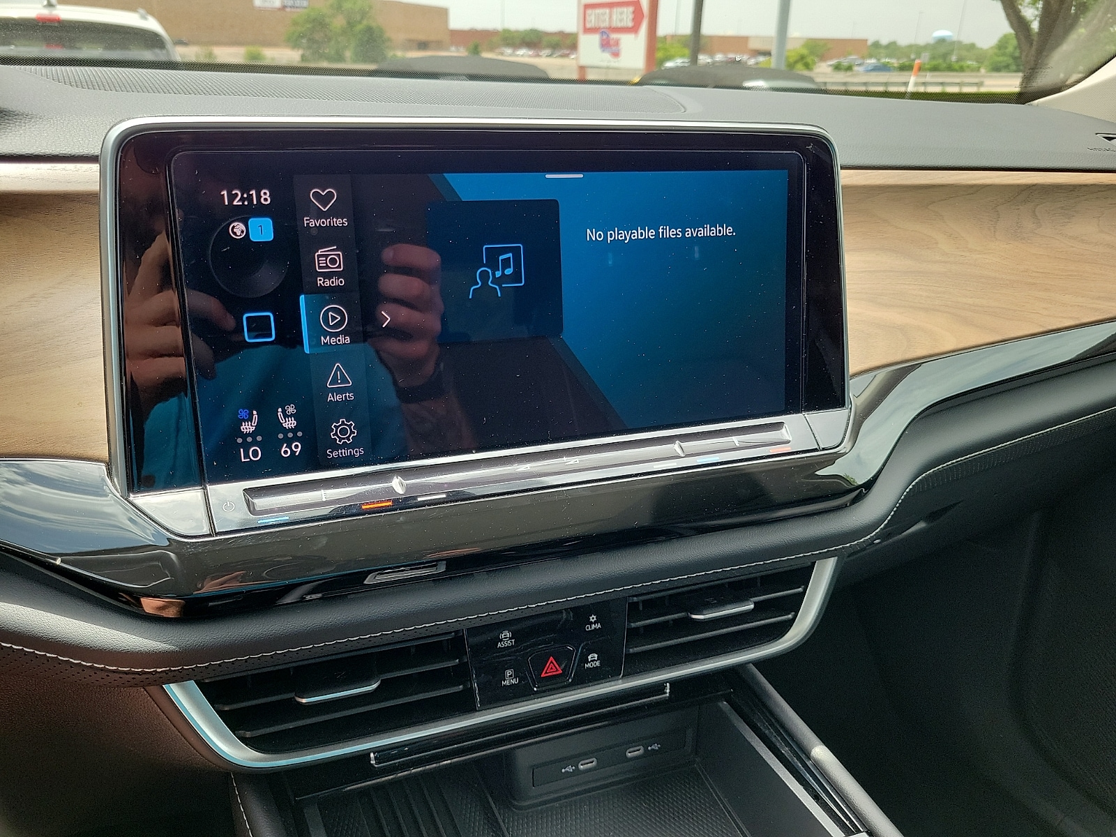 2026 Volkswagen Atlas SE w/Tech - Photo 15