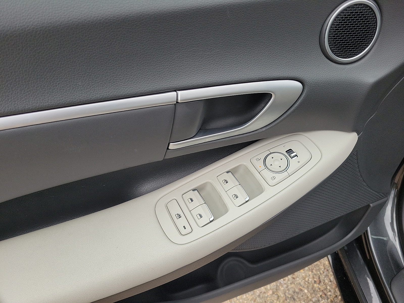 2025 Hyundai Sonata SEL - Photo 11