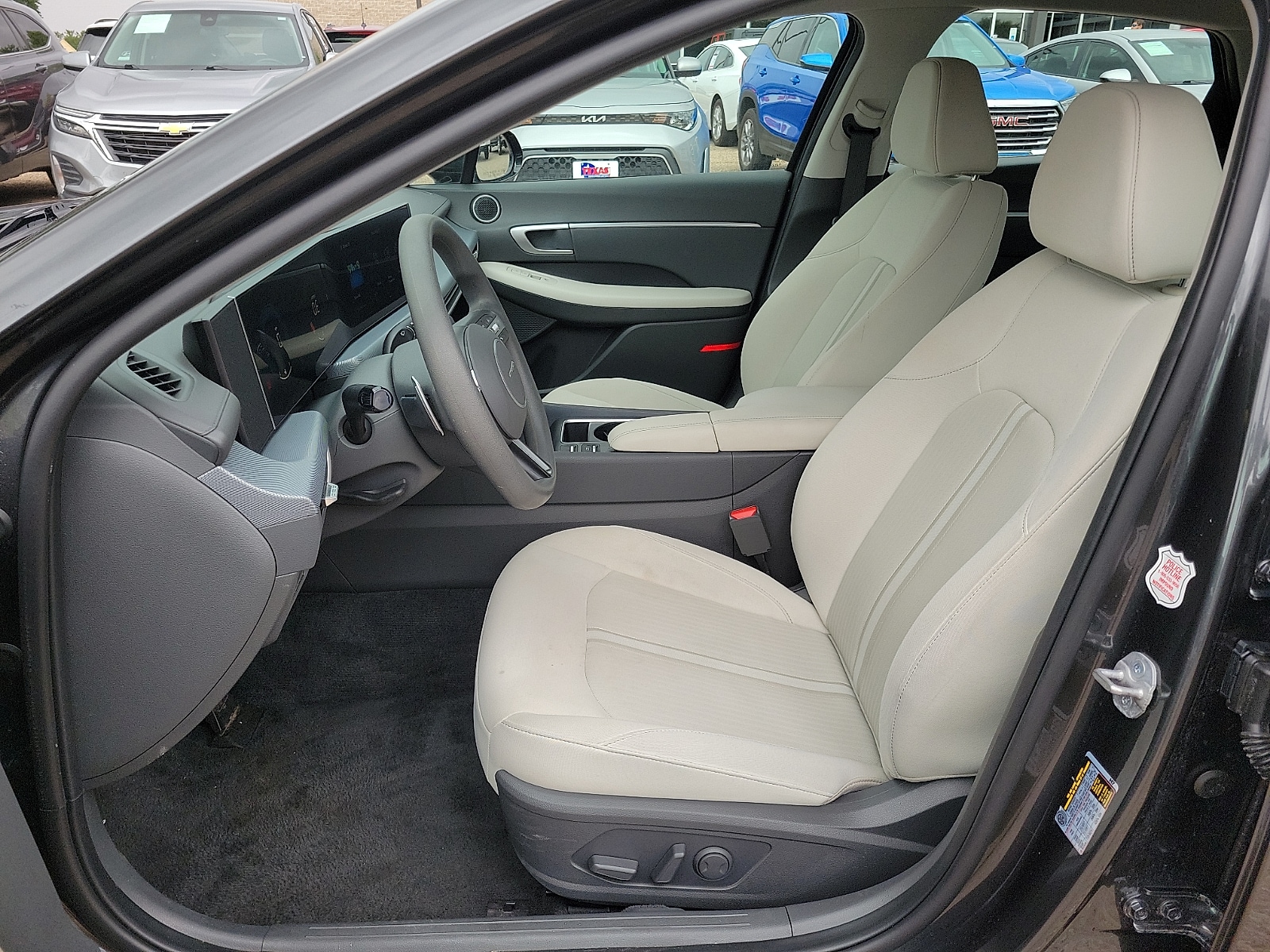 2025 Hyundai Sonata SEL - Photo 12