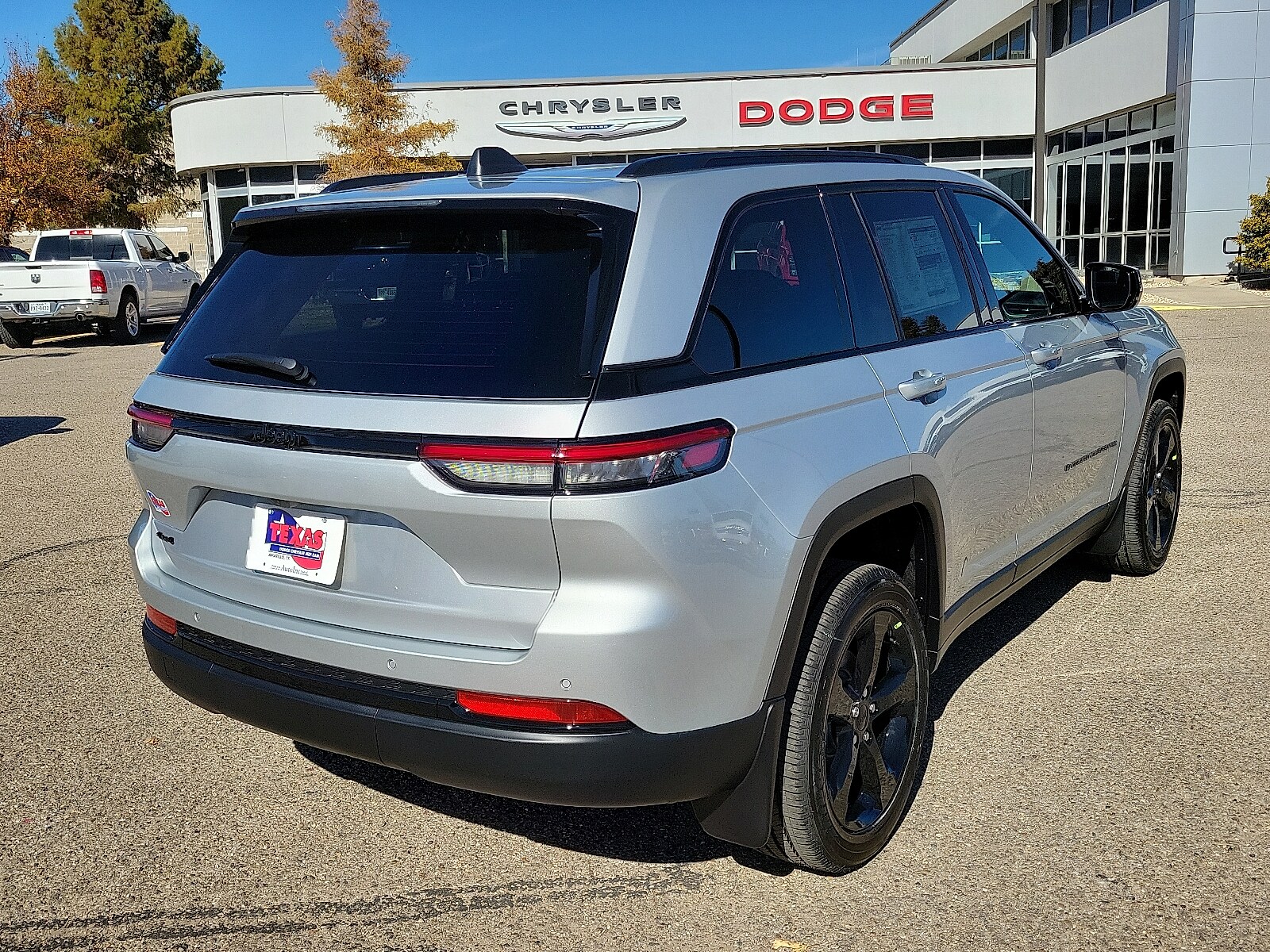 2025 Jeep Grand Cherokee Altitude photo 4