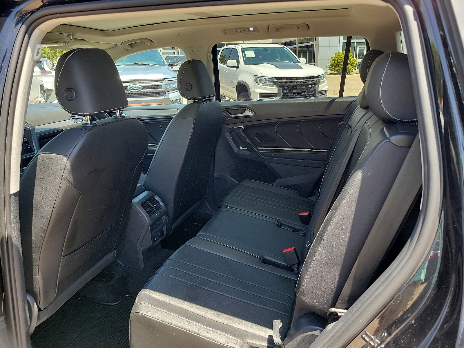 2023 Volkswagen Tiguan SE - Photo 9
