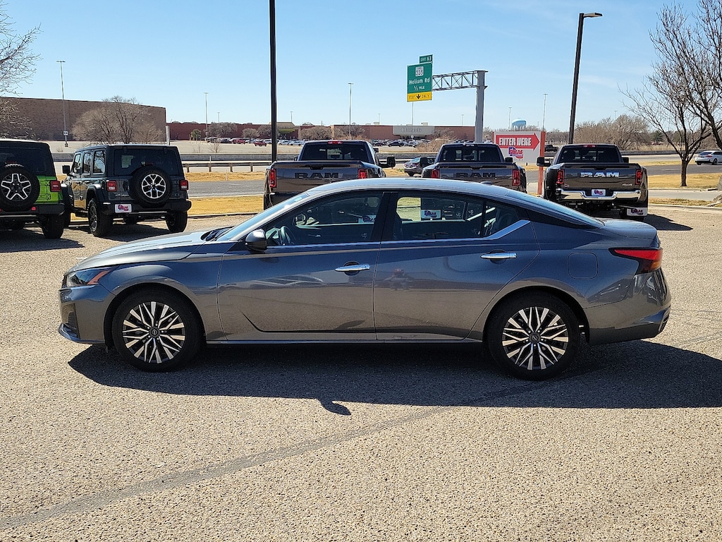 Used 2025 Nissan Altima SV Sedan