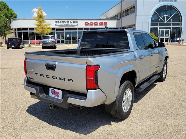 2024 Toyota Tacoma photo 3