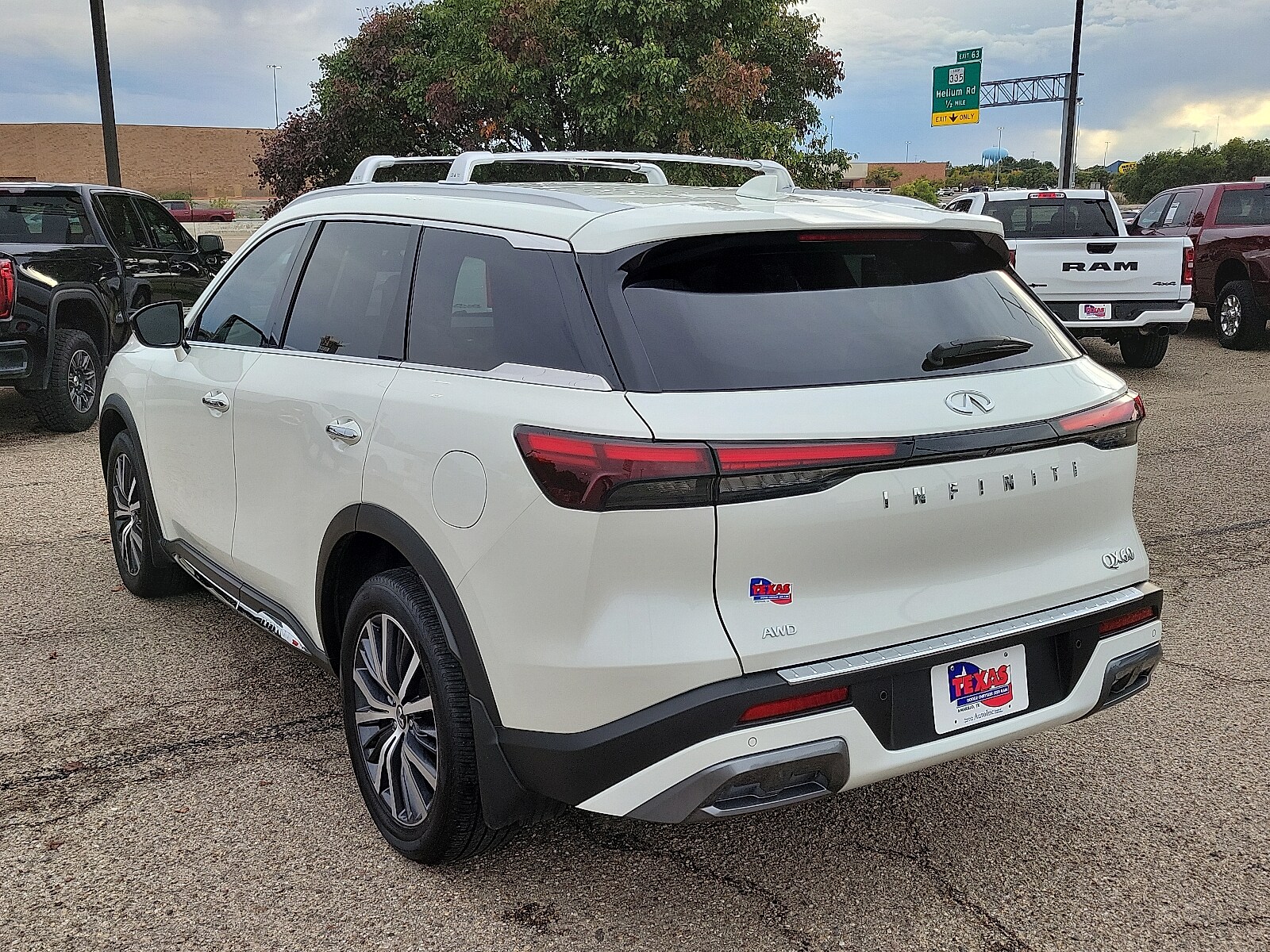 2023 Infiniti QX60 Sensory photo 3