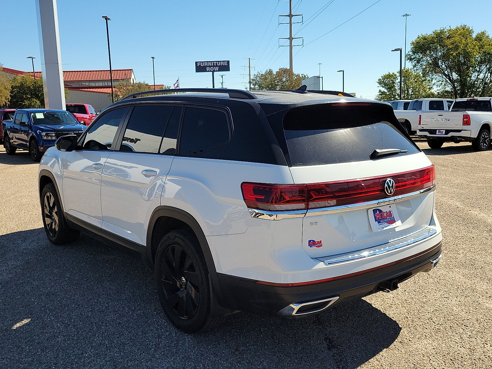 Used 2025 Volkswagen Atlas 2.0T SE w/Technology SUV