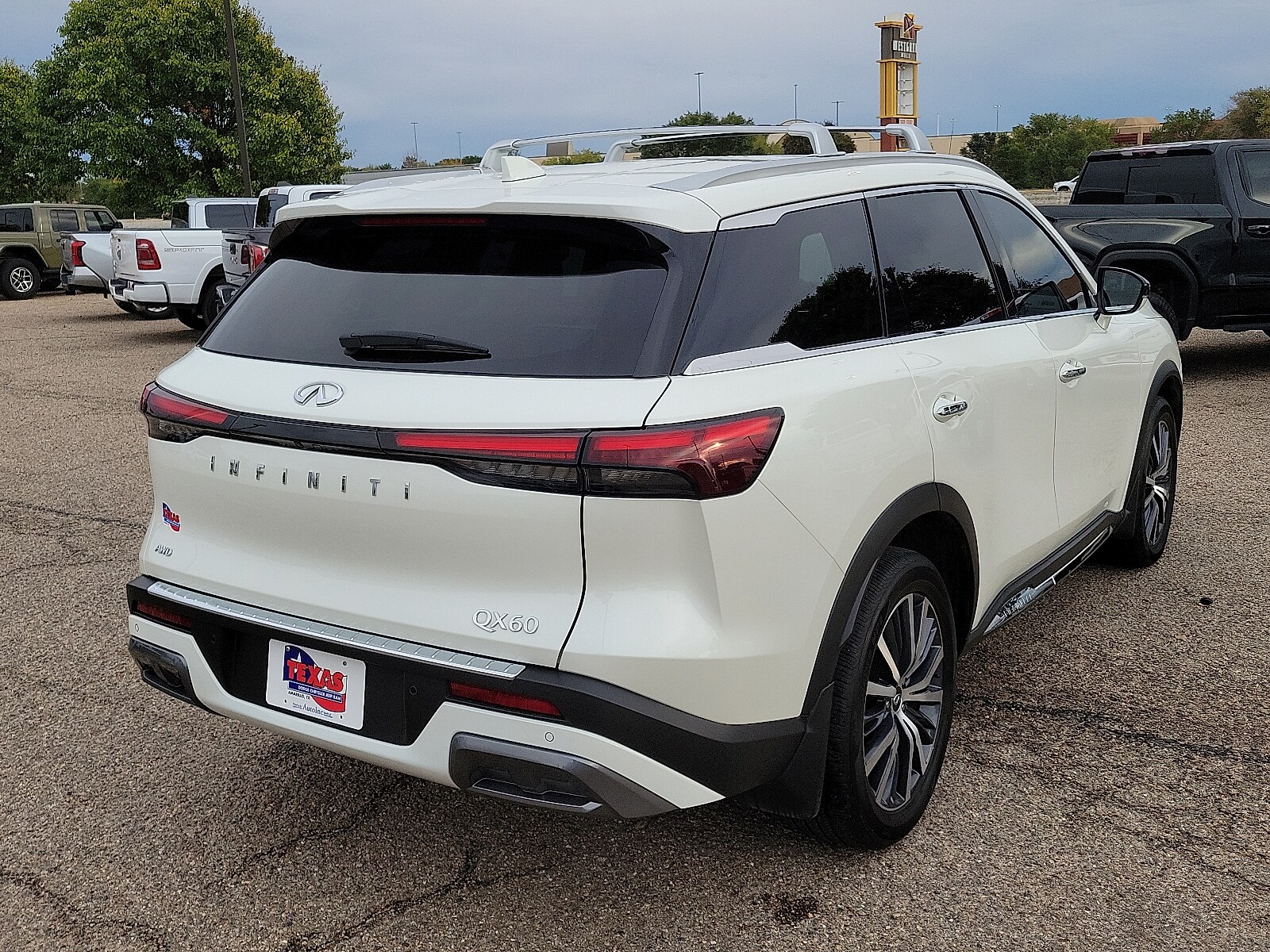 2023 Infiniti QX60 Sensory photo 4