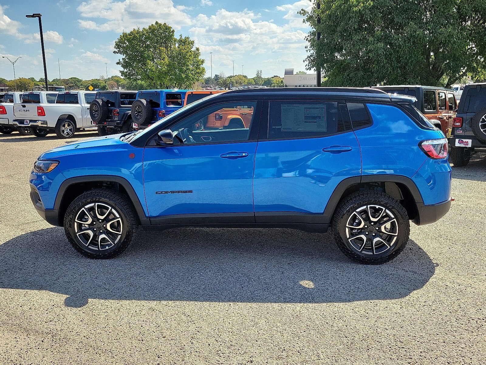 2026 Jeep Compass Trailhawk Sport photo 2