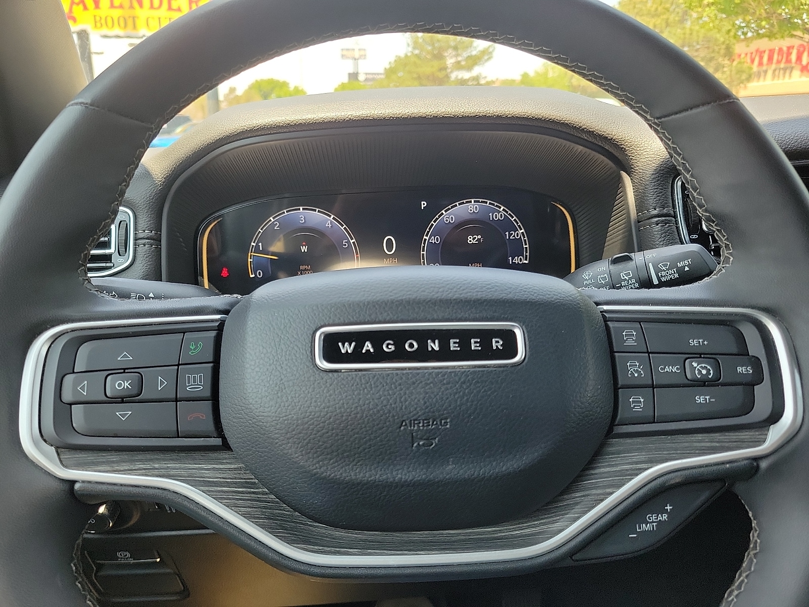 2024 Jeep Wagoneer Series II - Photo 17