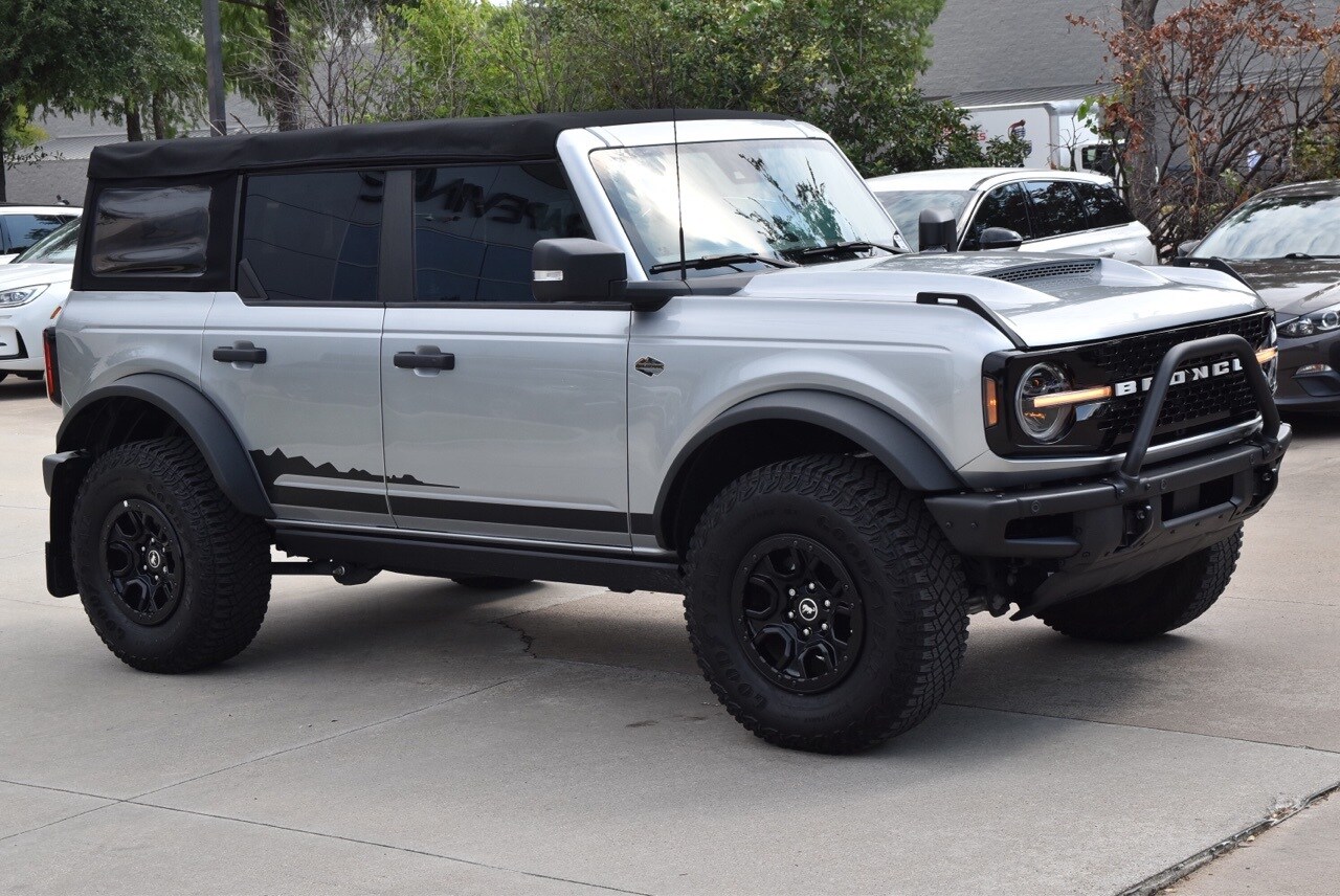 2023 Ford Bronco Wildtrak photo 3