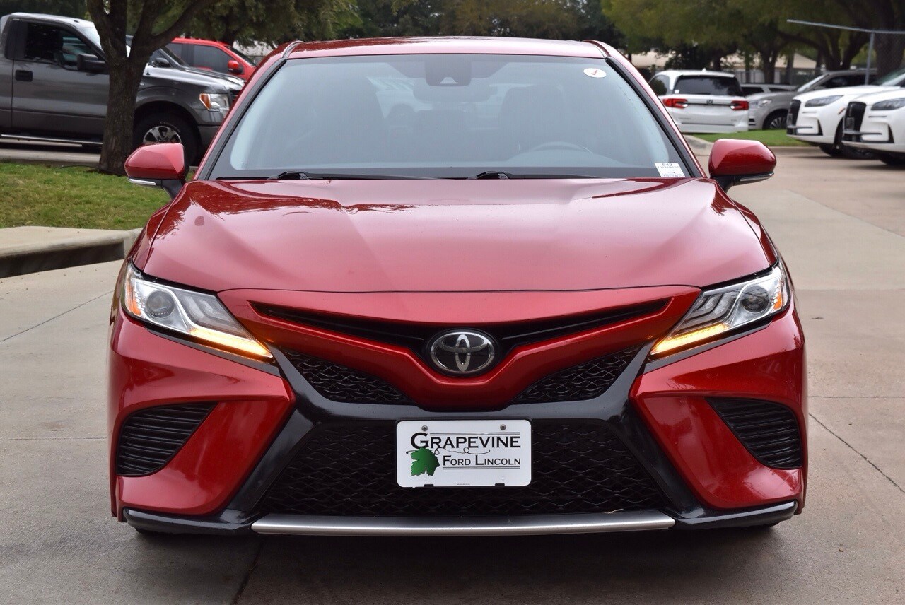 2020 Toyota Camry XSE photo 2