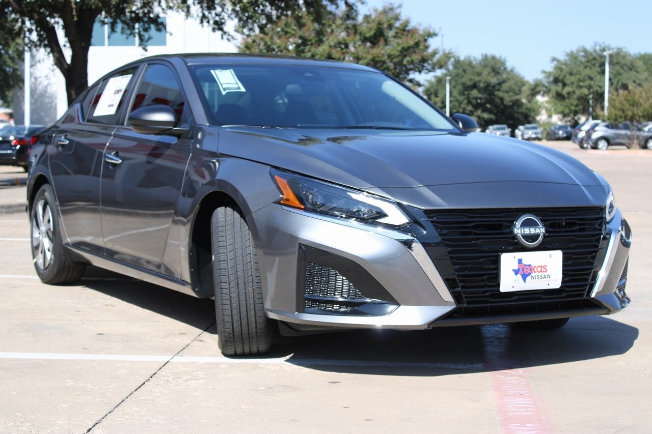 2025 Nissan Altima S photo 4
