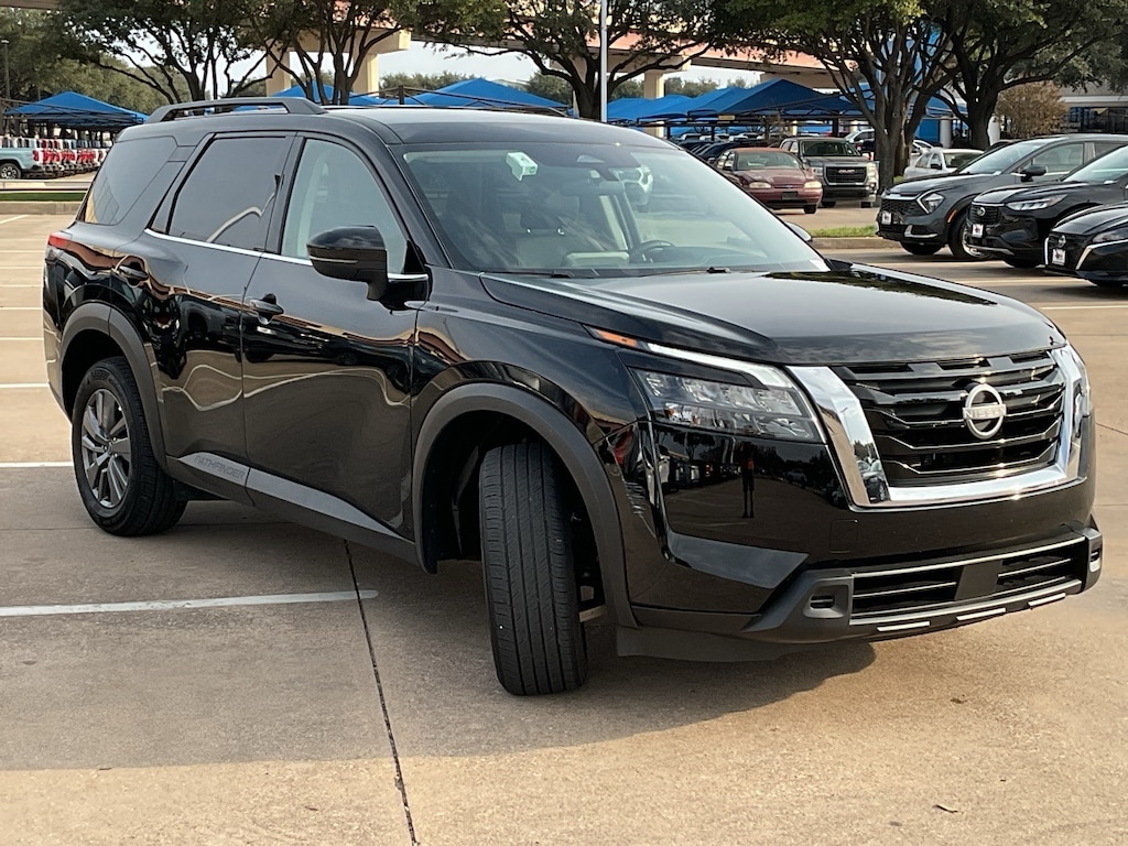 Used 2024 Nissan Pathfinder SV SUV