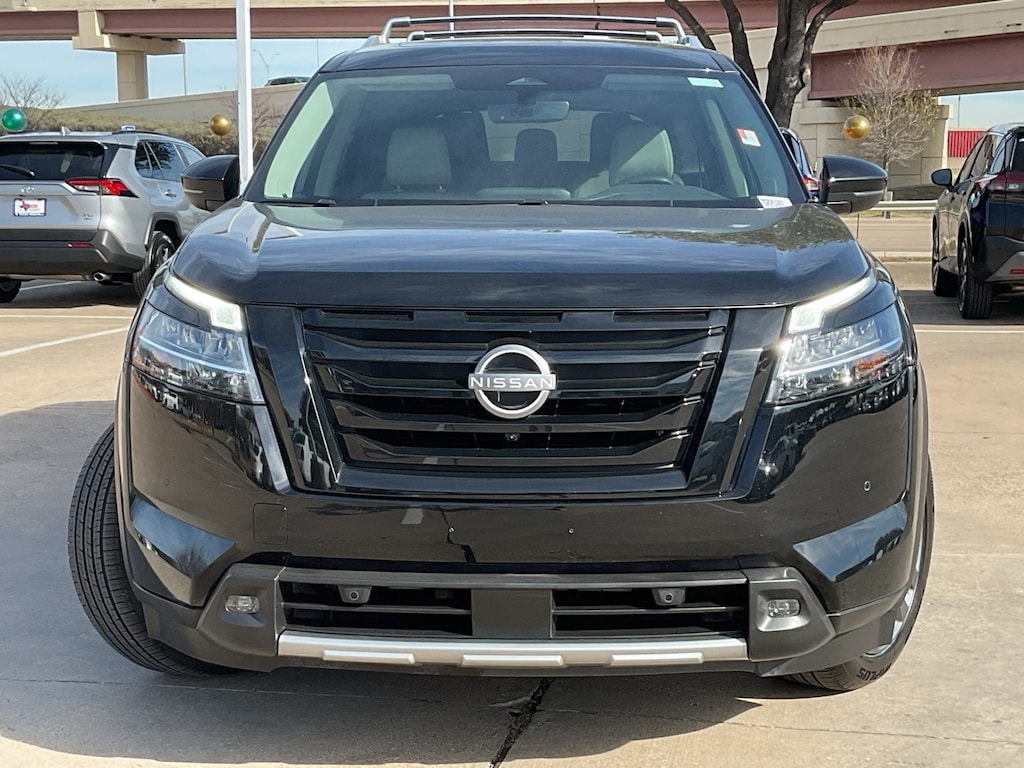 Used 2023 Nissan Pathfinder SL SUV