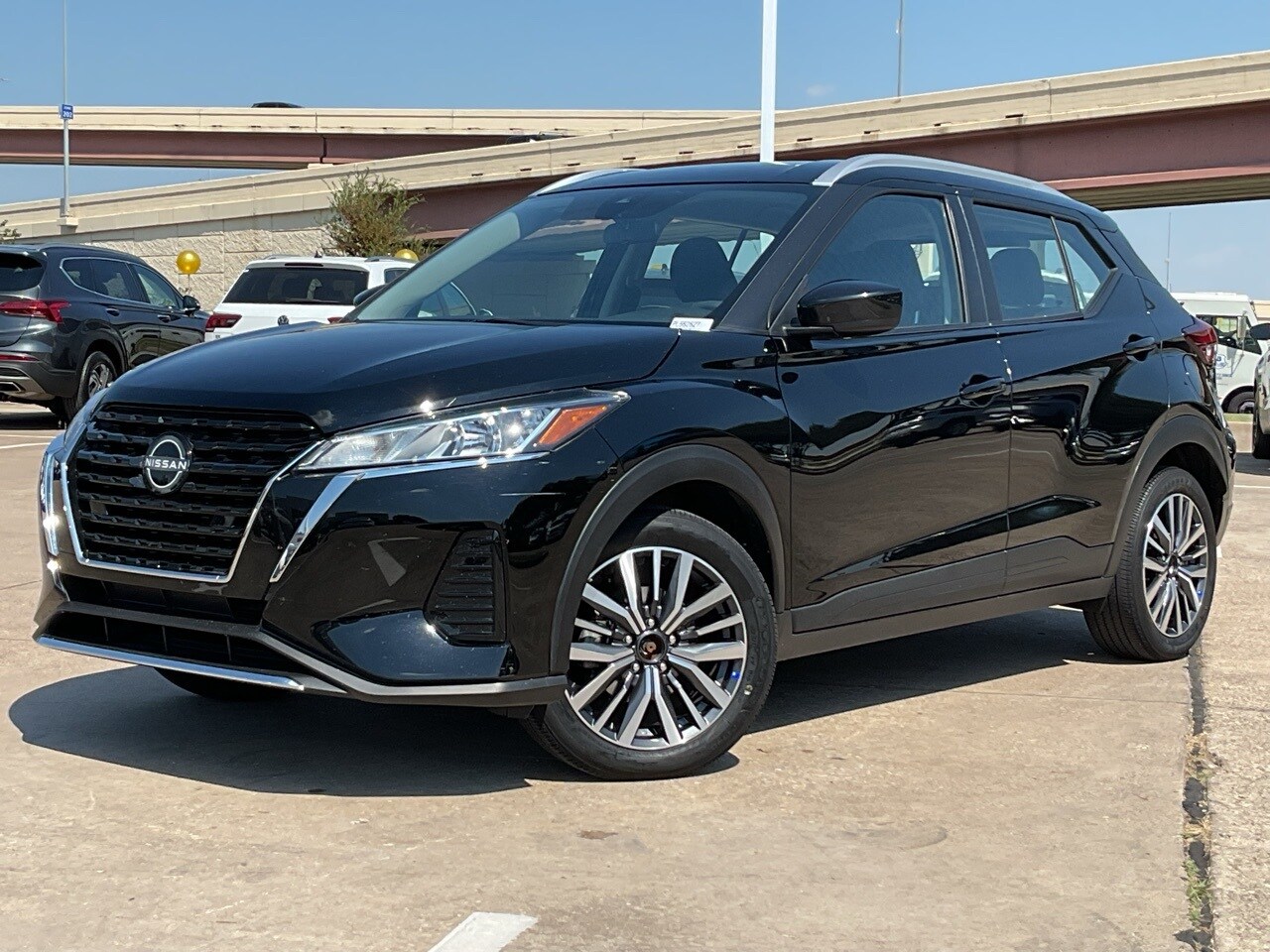 2024 Nissan Kicks SV photo 2