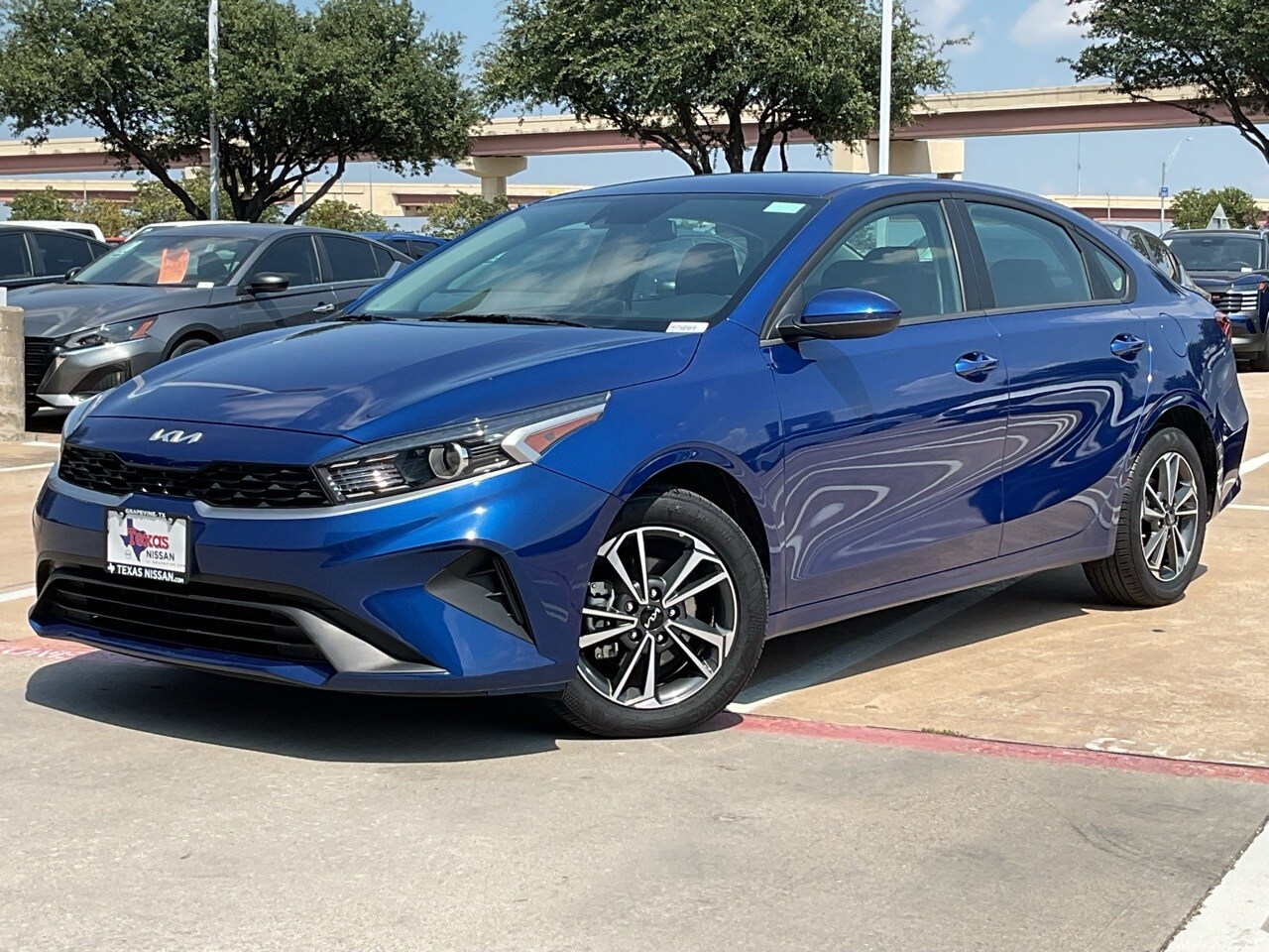 2024 Kia Forte LXS photo 2