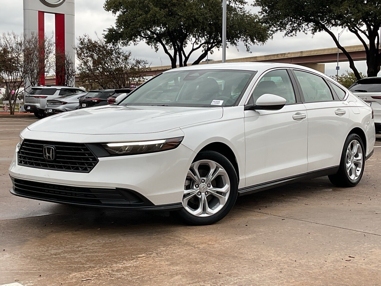 2023 Honda Accord LX photo 2