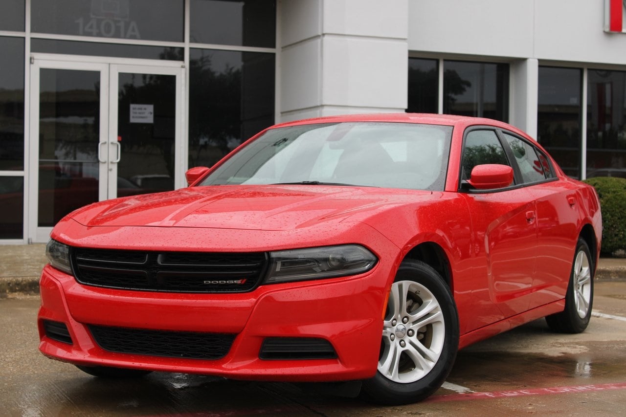 Used 2022 Dodge Charger SXT with VIN 2C3CDXBG9NH137952 for sale in Irving, TX