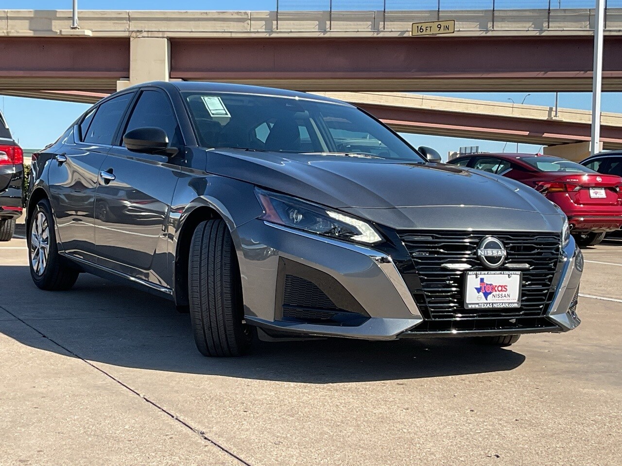 2025 Nissan Altima S photo 4