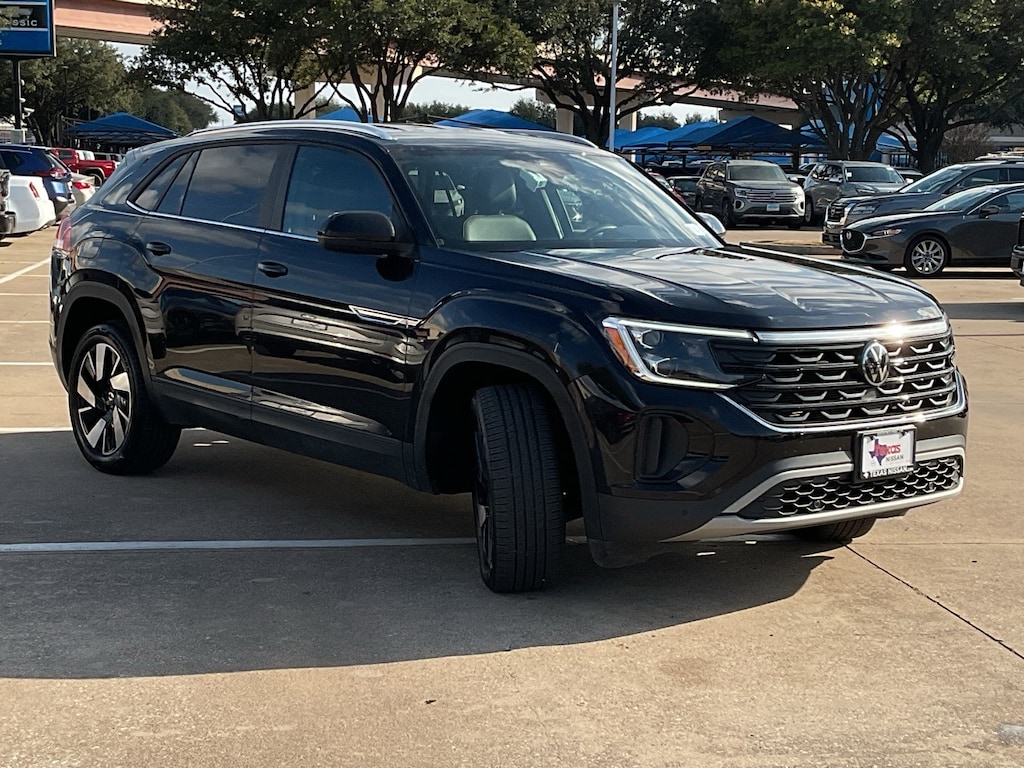 Used 2025 Volkswagen Atlas Cross Sport 2.0T SE w/Technology SUV