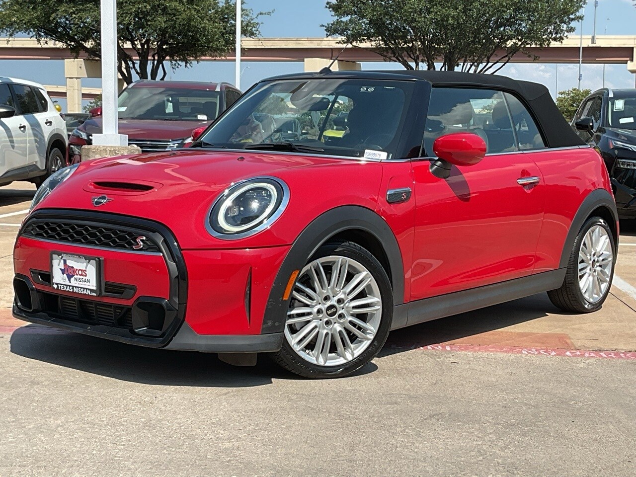 2024 Mini Cooper Convertible Signature photo 2