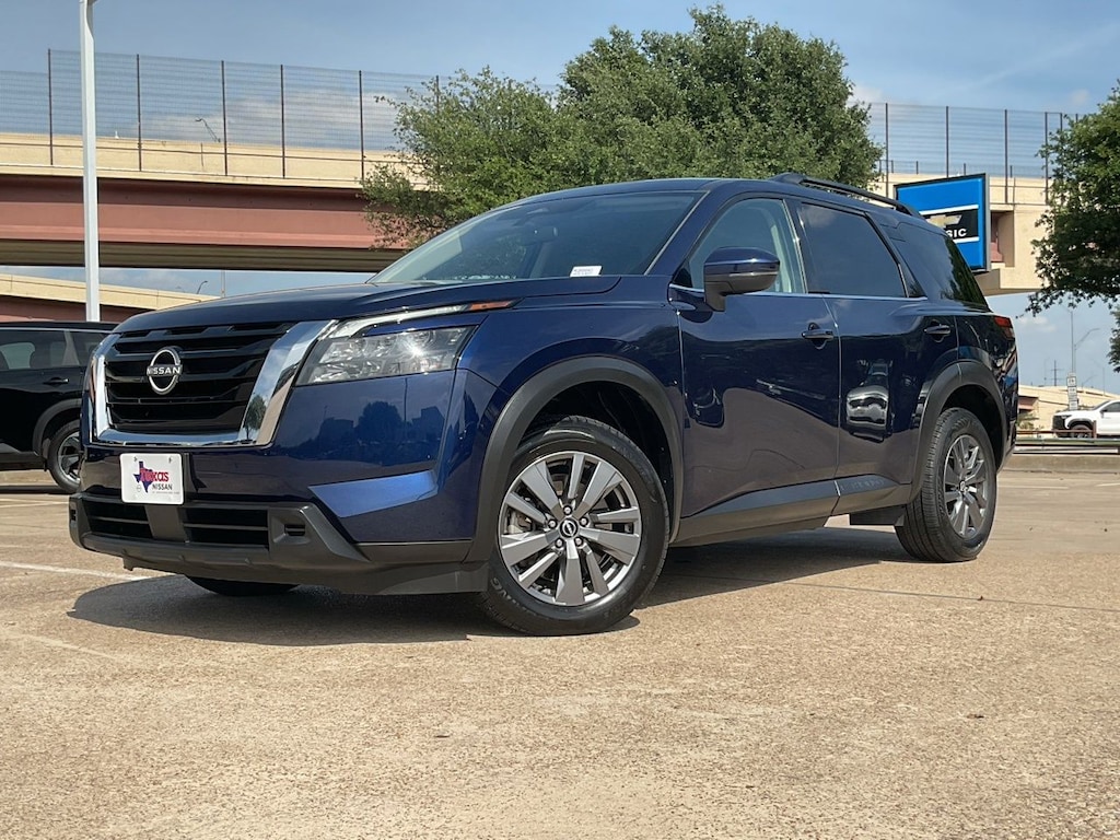 Used 2025 Nissan Pathfinder SV SUV